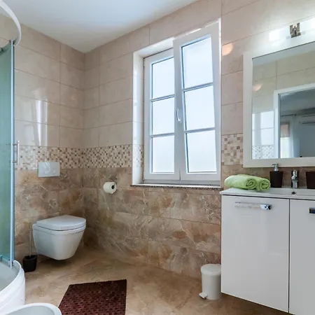 Ferienhaus Jakov