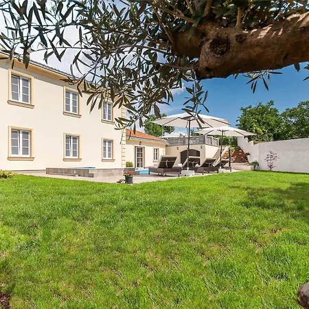 Jakov Ferienhaus