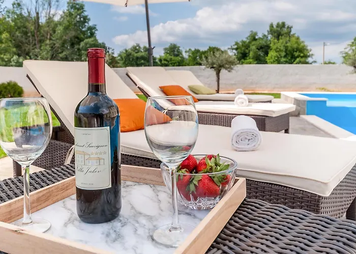 Jakov Holiday home Rojnici