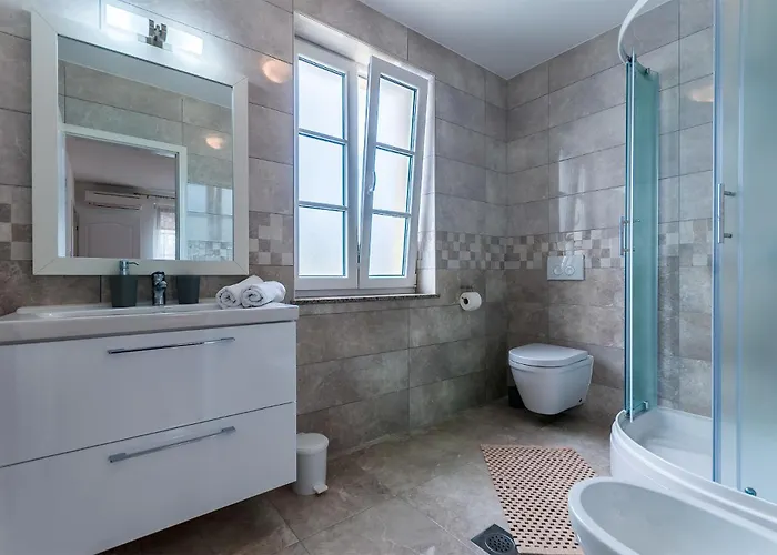 Jakov Holiday home Rojnici