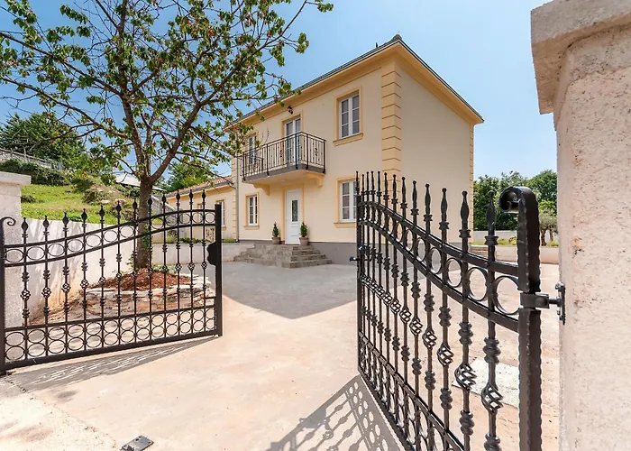 Holiday home Jakov *